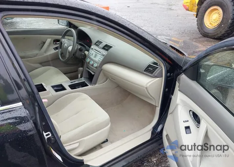 2007 Toyota Camry Le z USA, uszkodzony, nr VIN JTNBE46KX73060057